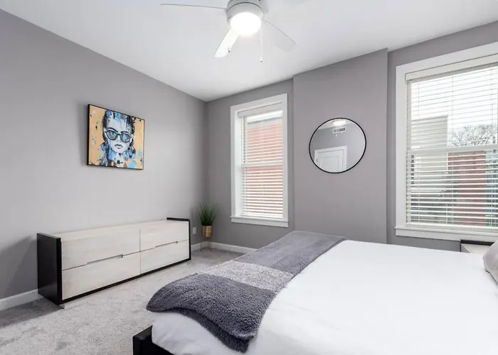 Soaring 2-Bedroom Parkside Loft Walkable To It All