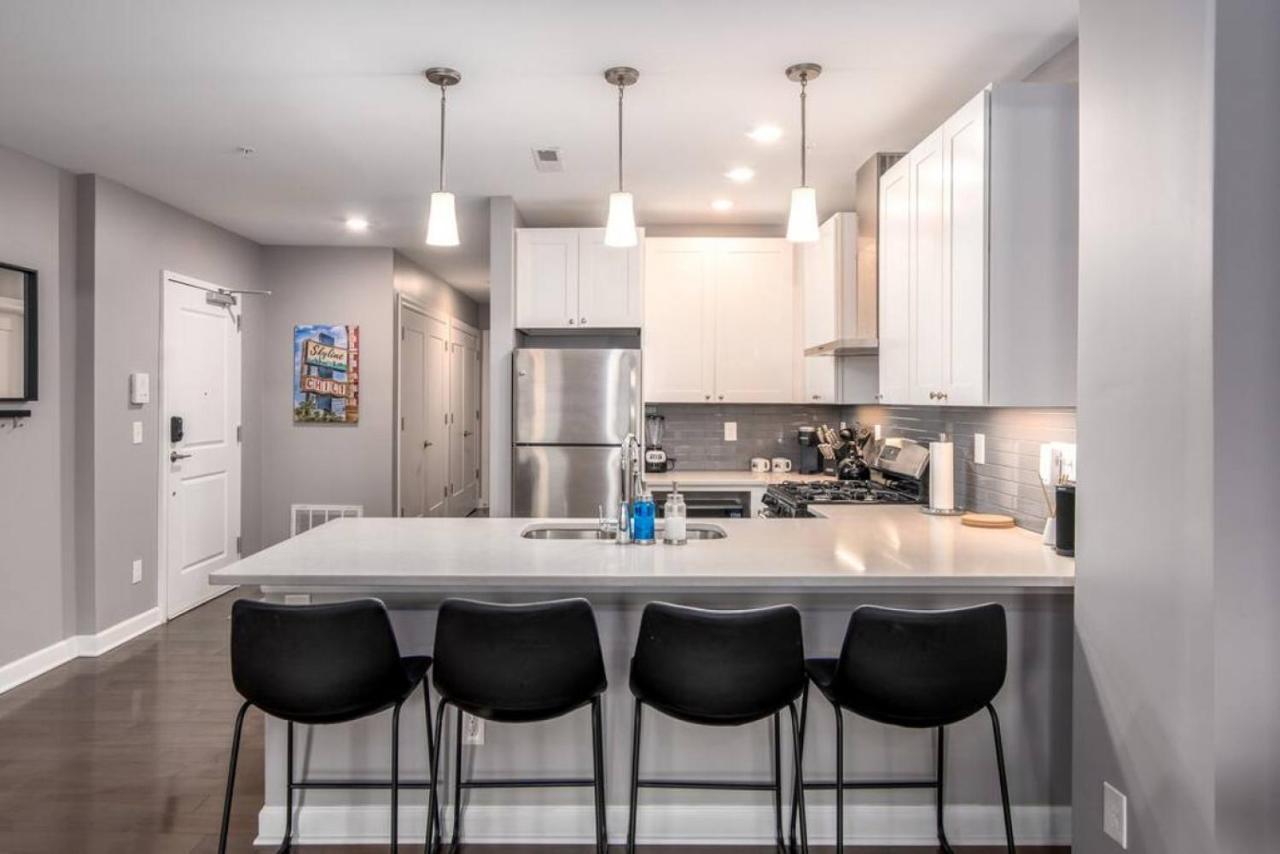 Soaring 2-bedroom Parkside Loft Walkable To It Hébergement de vacances *